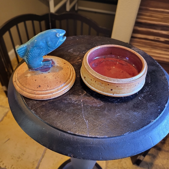 Mid-Century Modern Japanese Ceramic Trinket Dish w/ Fish Lid Signed - Picture 3 of 13